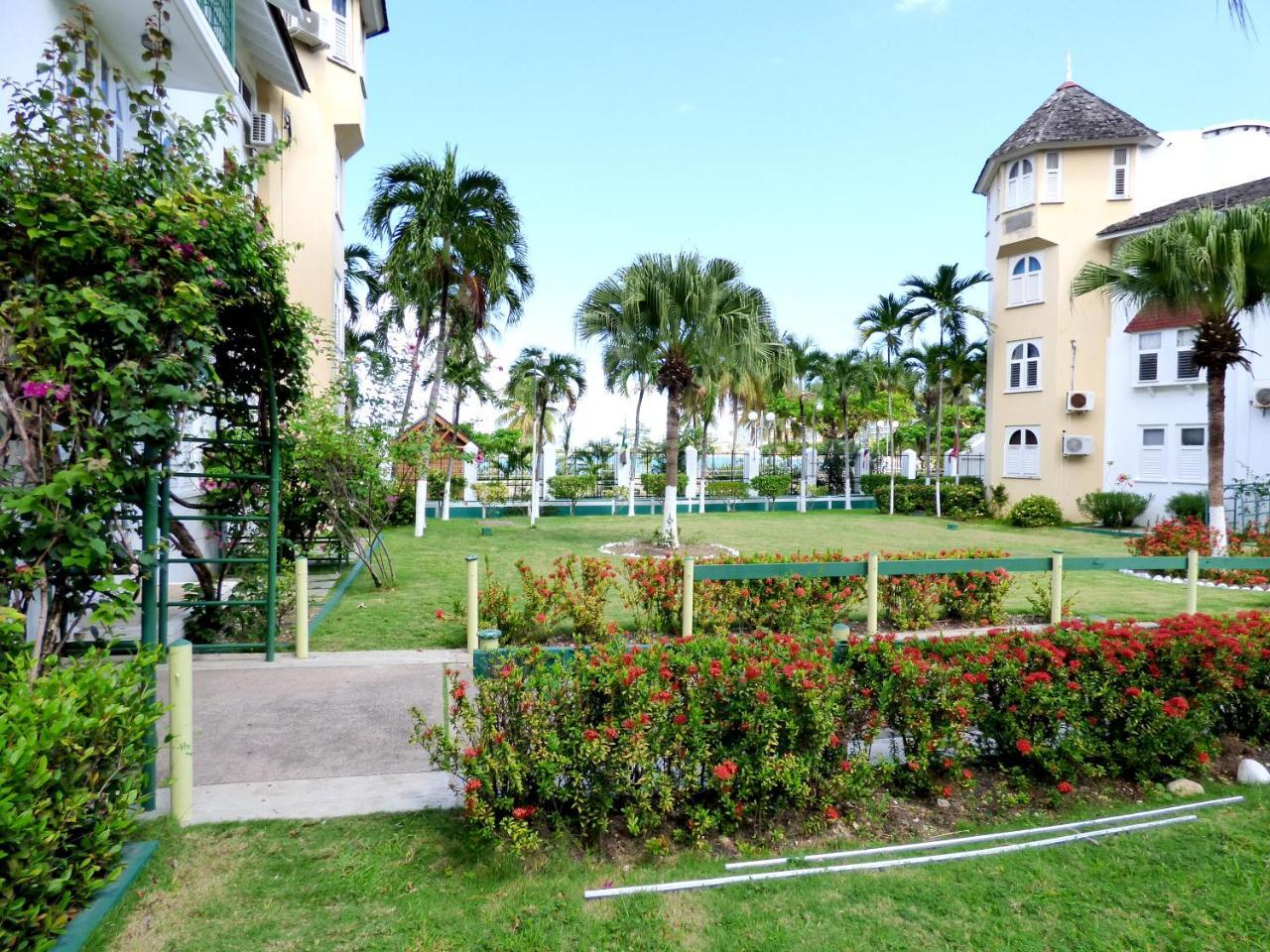 Beach Studio 10 Aparthotel Ocho Rios Kültér fotó